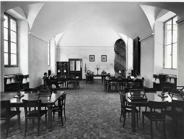 Sala del popolo negli anni '30 del XX secolo, oggi magazzino Papia
