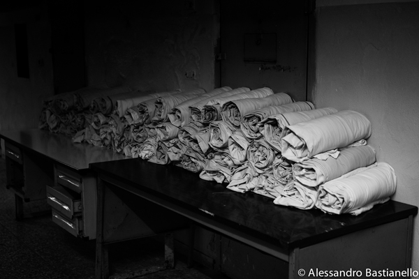 Il chiaroscuro delle carceri. Il percorso del detenuto dall'ingresso alla cella :: mostra virtuale