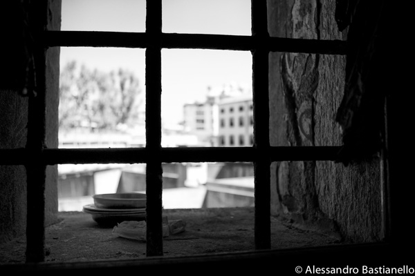Il chiaroscuro delle carceri. Il percorso del detenuto dall'ingresso alla cella :: mostra virtuale