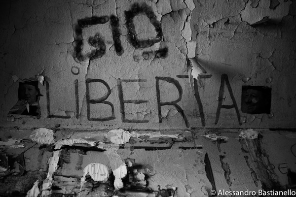Il chiaroscuro delle carceri. Il percorso del detenuto dall'ingresso alla cella :: mostra virtuale
